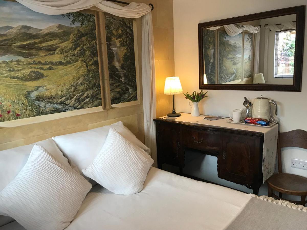 Cute Self-Contained Guest Room With Ensuite And Private Decked Porch In グラストンベリー エクステリア 写真