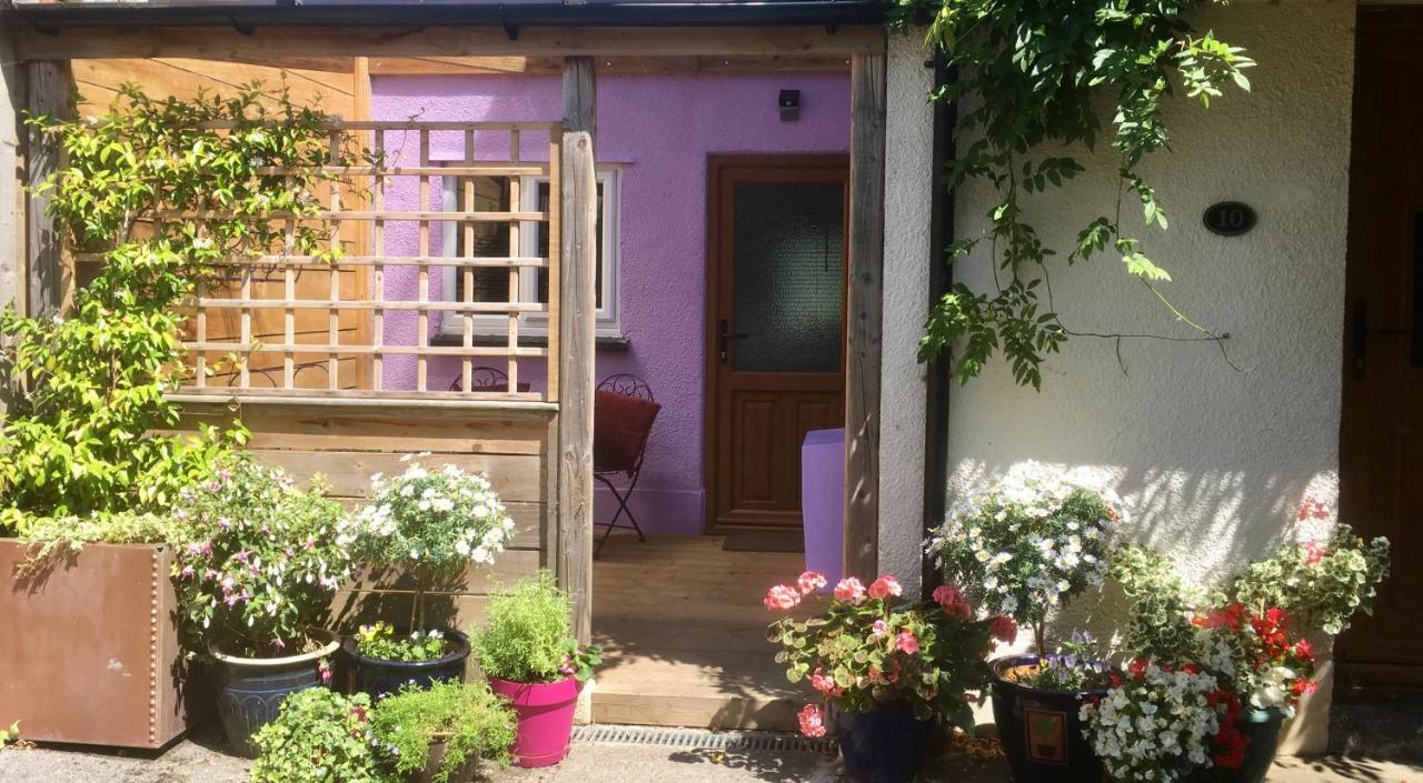 Cute Self-Contained Guest Room With Ensuite And Private Decked Porch In グラストンベリー エクステリア 写真